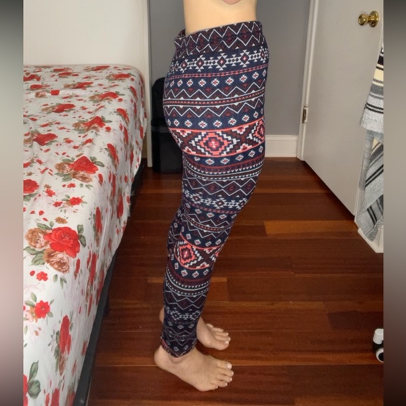 Patterned pants - Picture 2 of 3